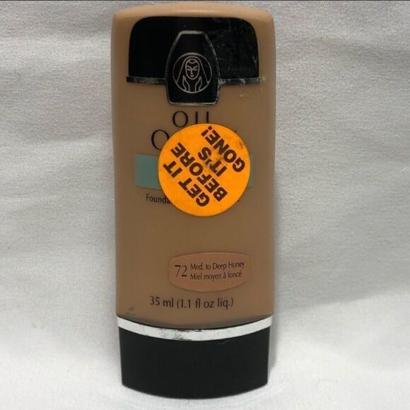 Oil of Olay Shine Control Foundation- #72 (UC10) - Picture 1 of 4